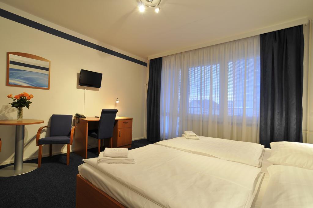 Hotel Krystal Hodonín Exterior photo