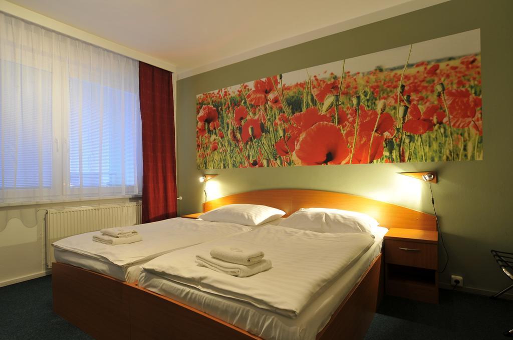 Hotel Krystal Hodonín Exterior photo
